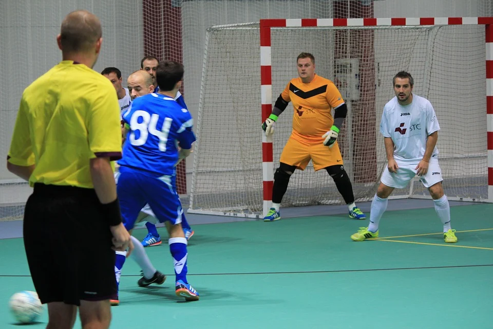 differences between futsal and soccer