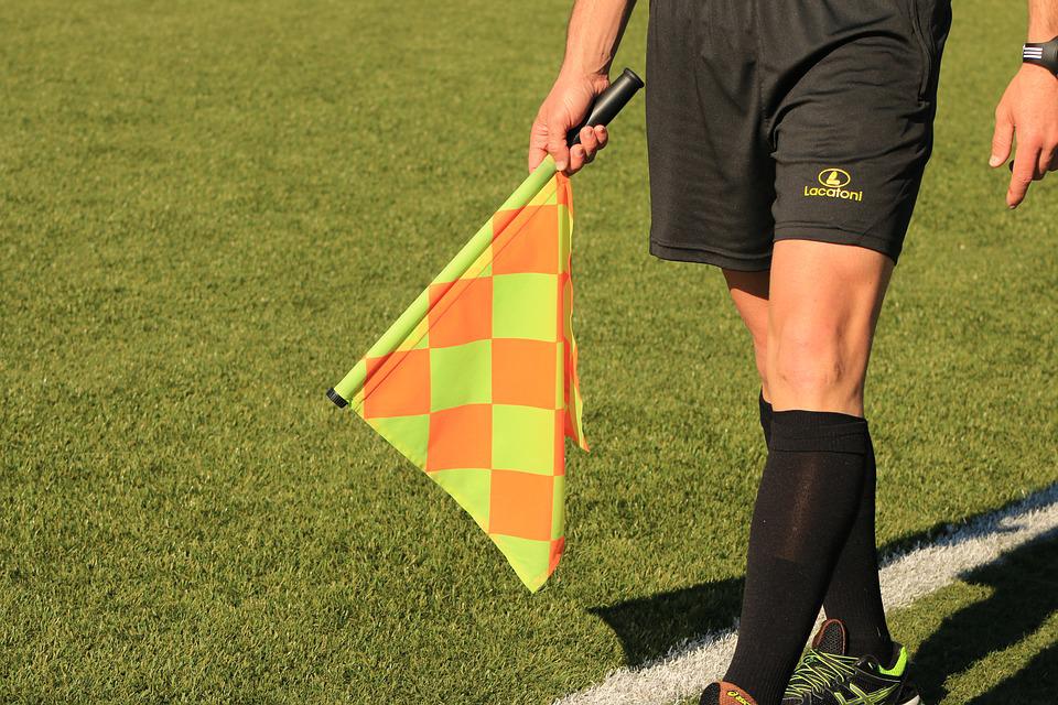 How Much Does A Premier League Referee Earn Footiehound