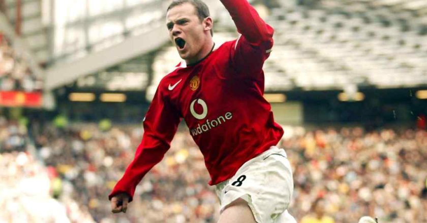 Top 10 Greatest Manchester United Players Of All Time