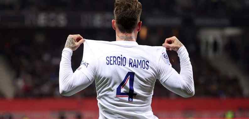 Top 10 Famous Footballers Who Wear Number 4